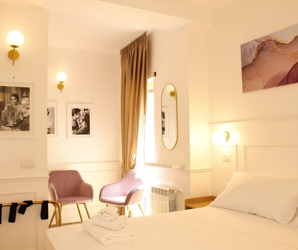 Mini-bar avec articles gratuits, chambres insonorisées, Wi-Fi gratuit