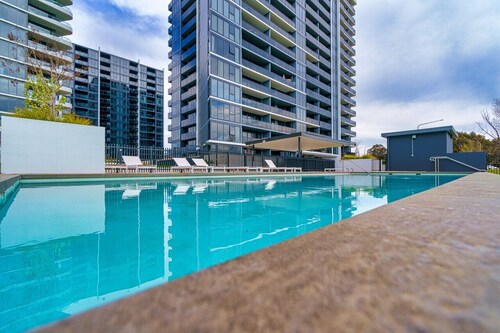 Urban Apt in Phillip | 9mins to Canberra Hospital