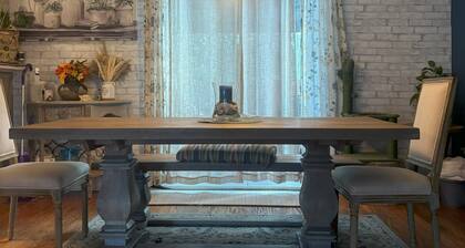 Tranquil Waterfront Home for a perfect retreat in the Heart of Leland.