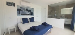 5 bedrooms, in-room safe, iron/ironing board, travel cot
