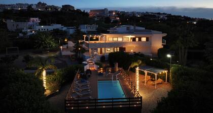 Beautiful Villa with swimming pool, relaxation area, fitness area, equipped with all amenities