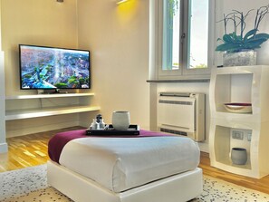 2 bedrooms, desk, iron/ironing board, travel cot - Vetrina Roma - Stay in Luxury (Roma)