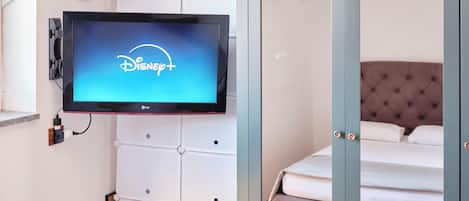 3 chambres, fer et planche à repasser, Wi-Fi, draps fournis