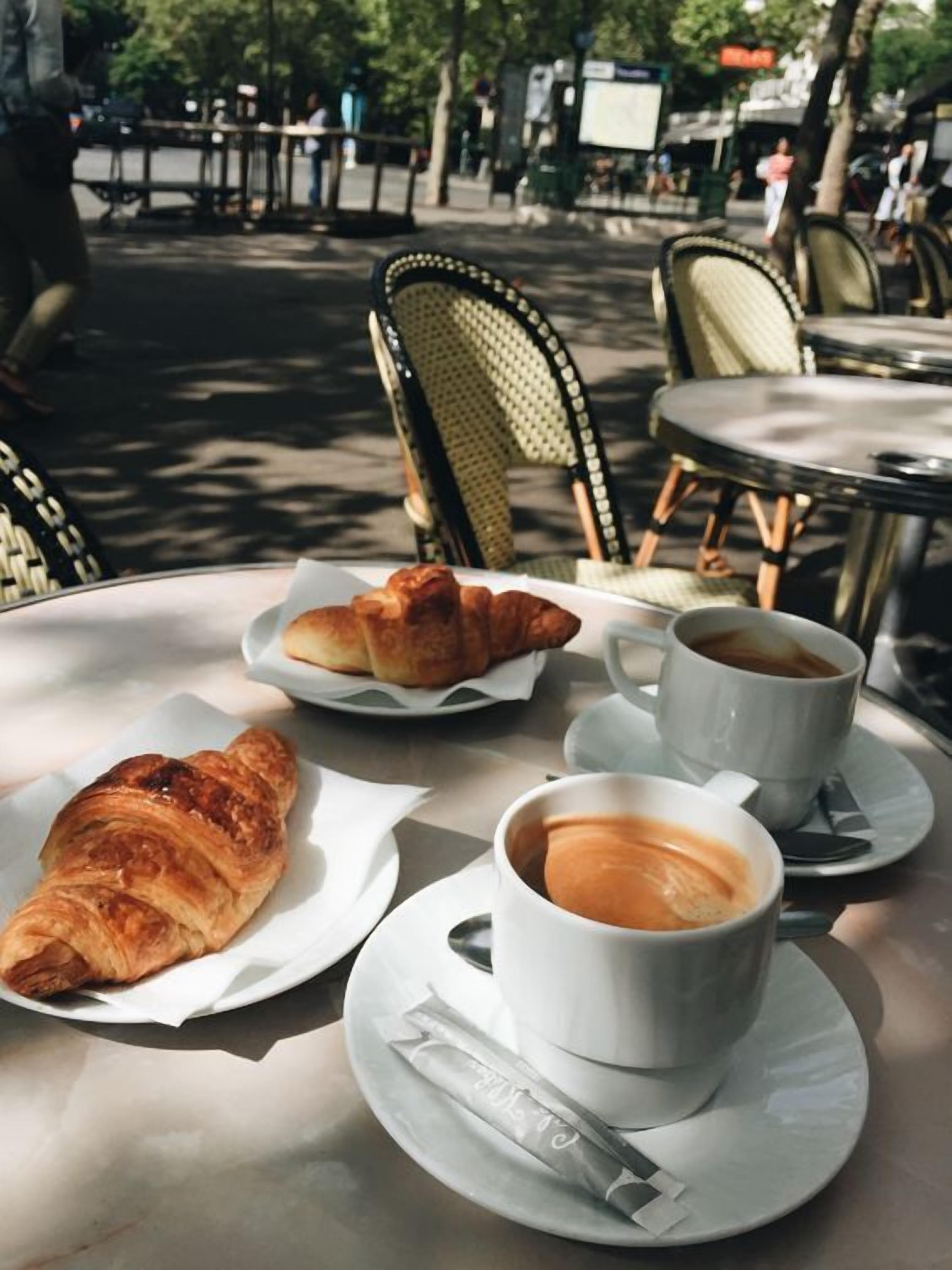 Se ofrece un desayuno a la carta (4 EUR por persona)