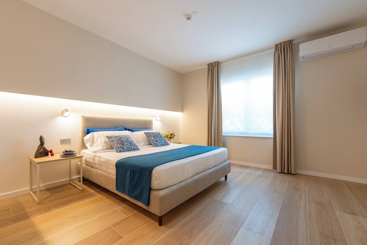 In-room safe, desk, blackout curtains, soundproofing