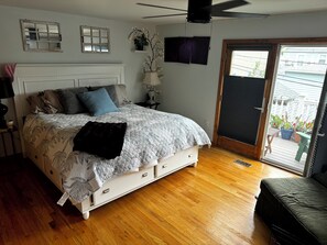 5 bedrooms, iron/ironing board, WiFi, bed sheets