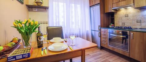 Kühlschrank, Mikrowelle