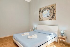 Basic Room, City View | Free WiFi - REDAMARE SUITES (La Spezia)