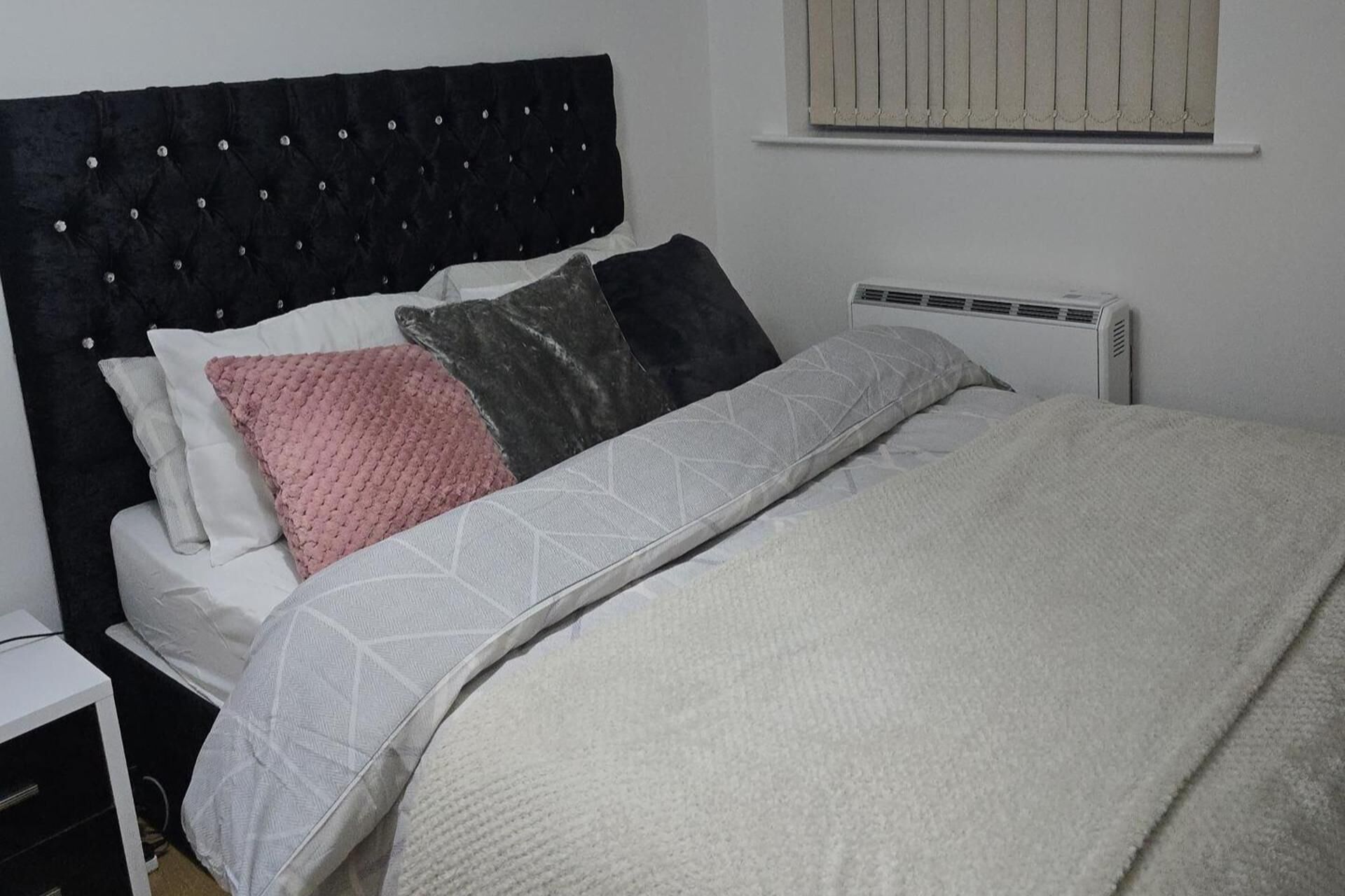 1 多间卧室、免费 WiFi、床单