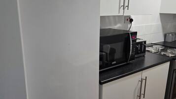 House | Private kitchen | Fridge, microwave, oven, stovetop