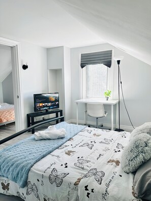 3 Schlafzimmer, Schreibtisch, kostenloses WLAN, Bettwäsche