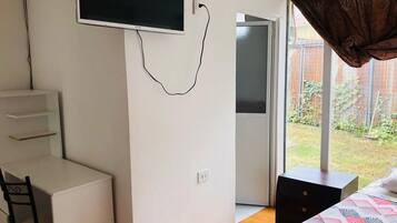 3 slaapkamers, een strijkplank/strijkijzer, wifi, beddengoed