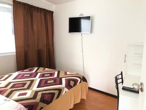 3 chambres, fer et planche à repasser, Wi-Fi, draps fournis