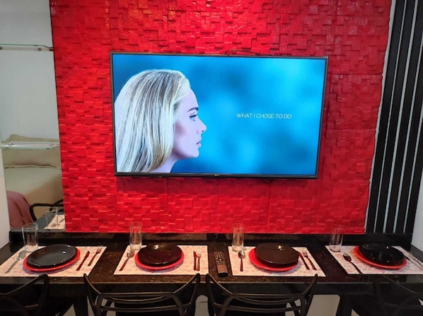 1 habitación, espacio para trabajar con laptop y wifi gratis 