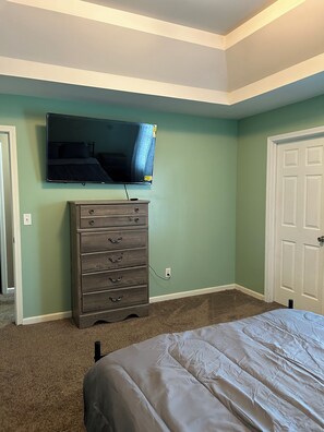 5 slaapkamers, een bureau, een strijkplank/strijkijzer, gratis wifi