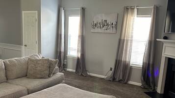 Smart TV, fireplace, video games, table tennis