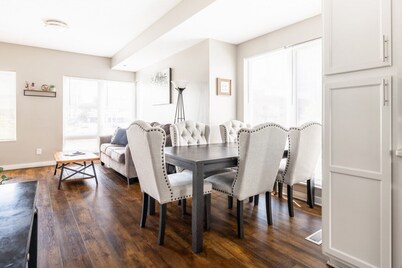 Luxury Downtown Townhome w/ Private Garage Unit 16