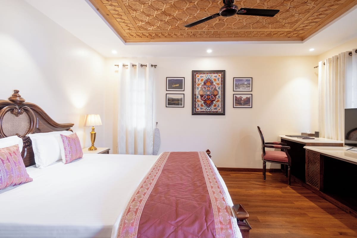 Kamar Double Standar, pemandangan kota | 1 kamar tidur, meja kerja, ruang kerja ramah laptop, dan Wi-Fi gratis