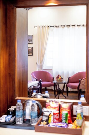 Premium Room, Garden View | Desk, laptop workspace, free WiFi - Moghal Mahal Resort Rajbagh Srinagar (Srinagar)