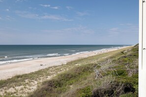 Am Strand, Liegestühle, Strandtücher