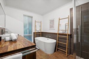 Bathroom - Walk2Everything (Anglesea)