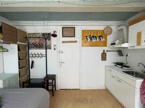 1 bedroom, WiFi, bed sheets
