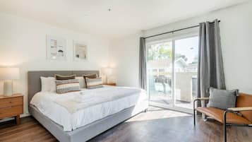 3 bedrooms, desk, iron/ironing board, WiFi