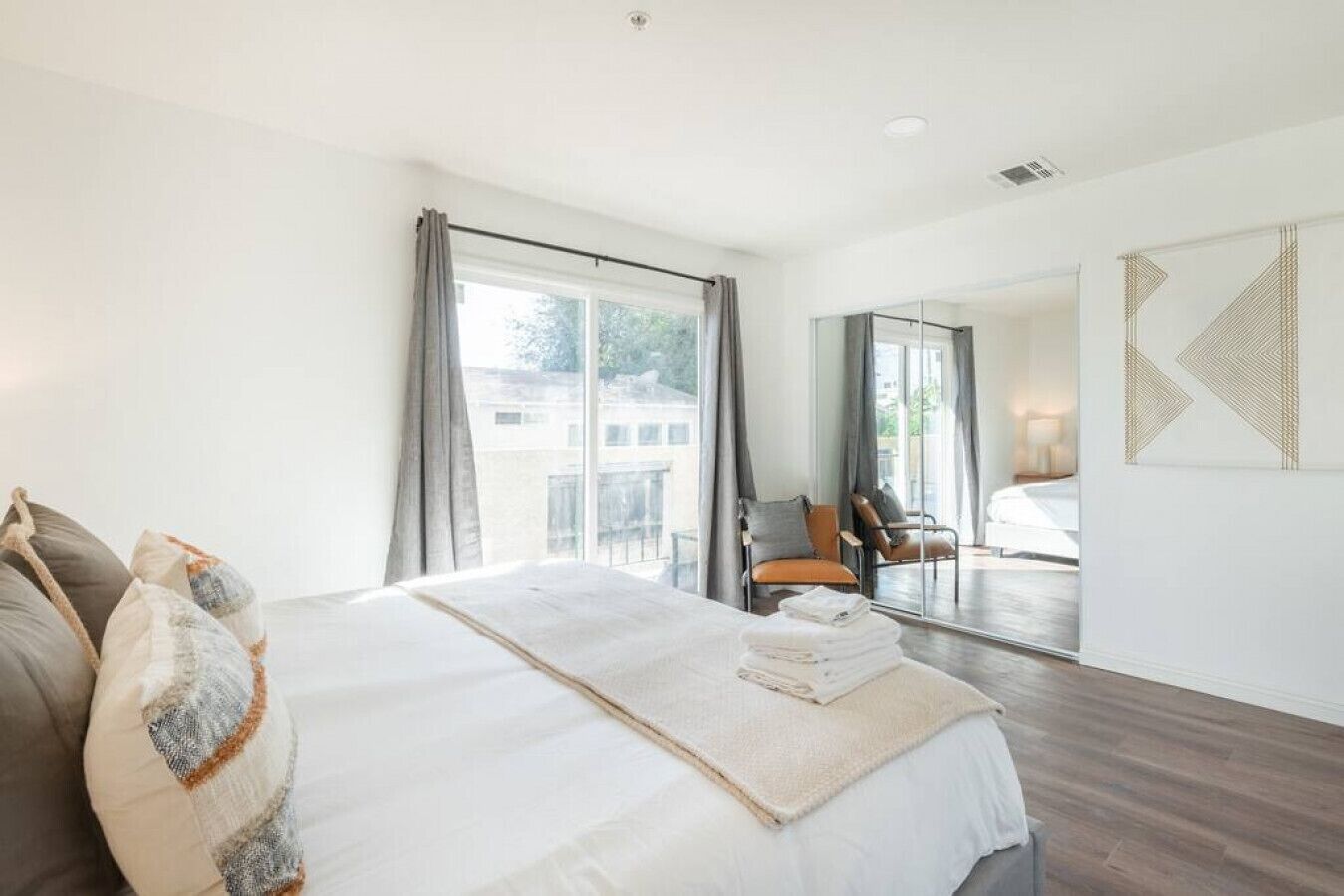 3 bedrooms, desk, iron/ironing board, WiFi