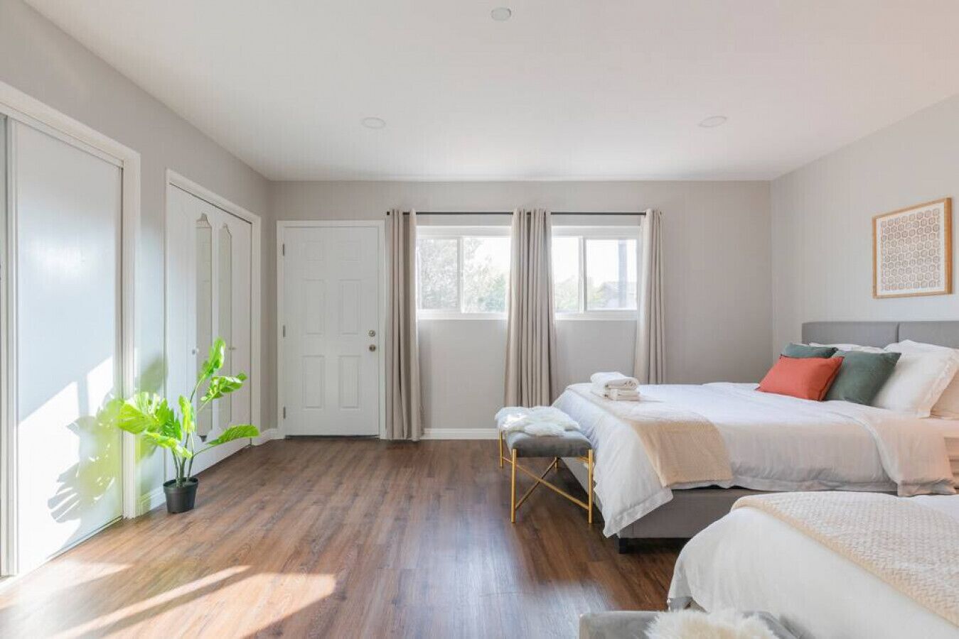 3 soverom, skrivebord, strykejern/-brett og wi-fi