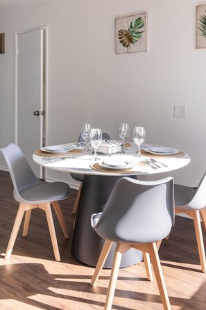 Dining - 004 2BR/2BA condo in DT Alhambra + EV Charger (Alhambra)