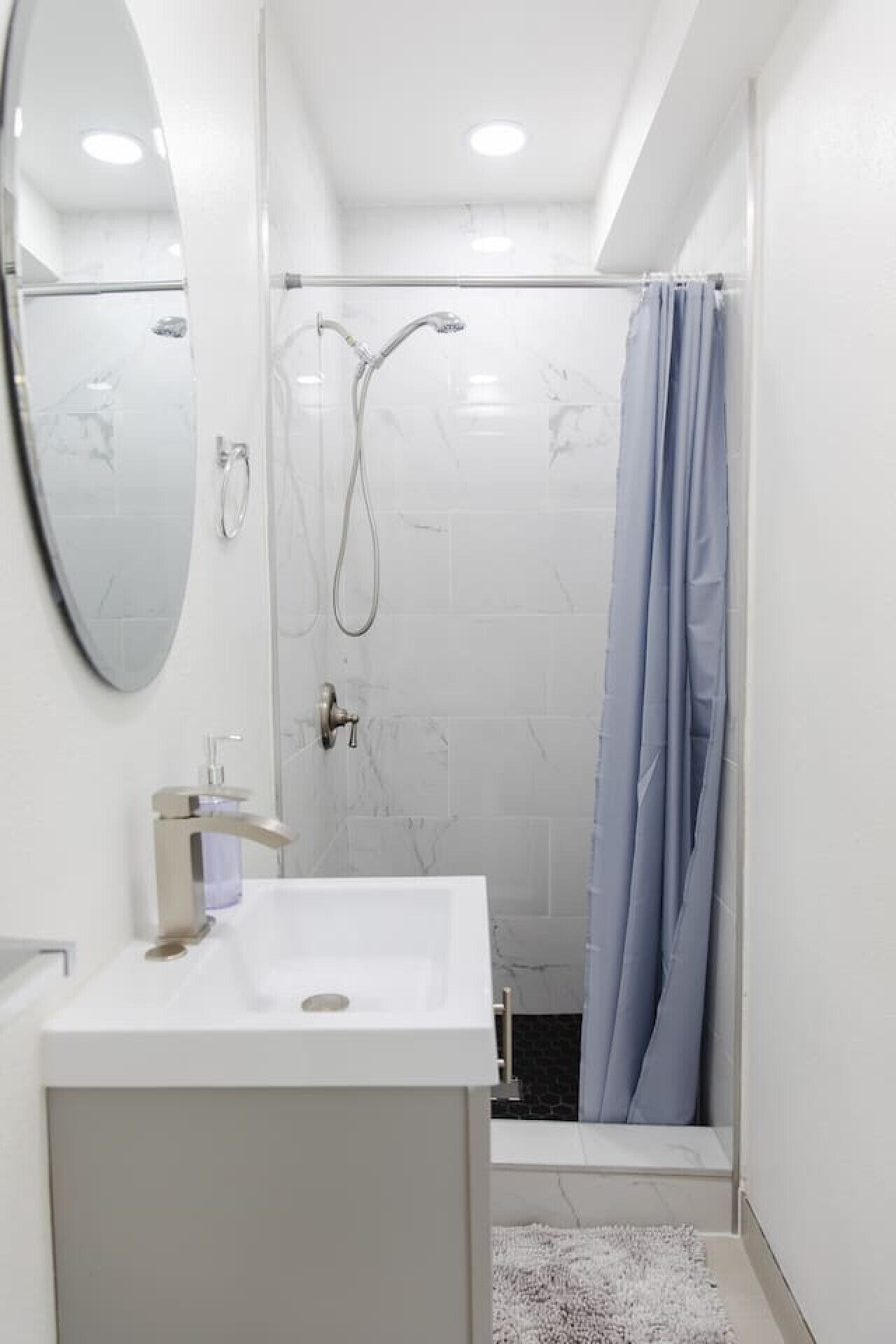 Asciugacapelli, sapone, shampoo