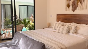 Phòng Suite Elite, hồ bơi riêng, quang cảnh hồ bơi | Két bảo mật tại phòng, màn/rèm cản sáng, bàn ủi/dụng cụ ủi quần áo 