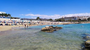 Beach nearby, sun loungers, beach towels