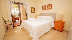 2 chambres, fer et planche Ă repasser, Wi-Fi gratuit, draps fournis