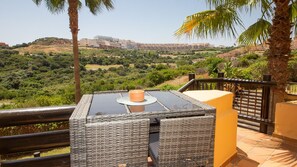Outdoor dining - Coto Real Naxos apt 401 (Manilva)