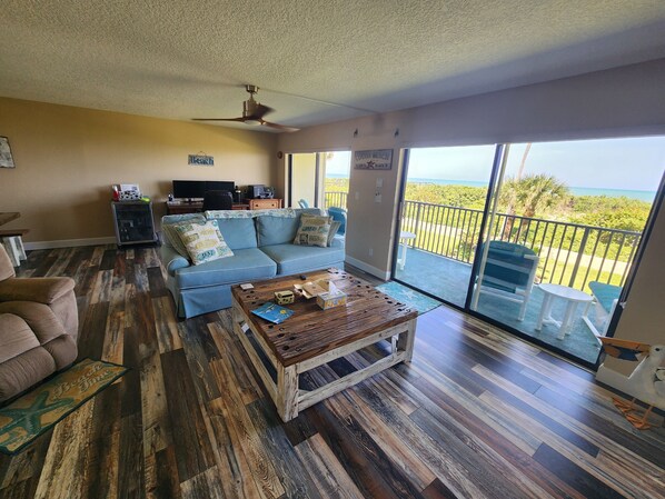 Living area - Direct Beachfront Sea Oats Condo in Cocoa Beach (Cocoa Beach)