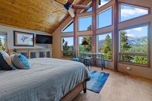 3 bedrooms, desk, iron/ironing board, WiFi - 3BD Stunning Views, Hot Tub, Dog-Friendly (Breckenridge)