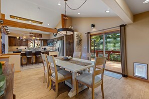 Dining - 3BD Stunning Views, Hot Tub, Dog-Friendly (Breckenridge)