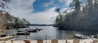 Deer Meadow Cabin
~Lake Lure~
Breathe in Crisp Mountain Air - Pet Friendly