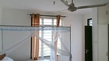 3 Schlafzimmer, Bügeleisen/Bügelbrett, WLAN, Bettwäsche