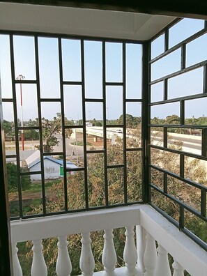 Interior - 3 BEDROOM AIRBNB-SAFE,SECURE,CLEAN, COMFORTABLE  (Pungu)