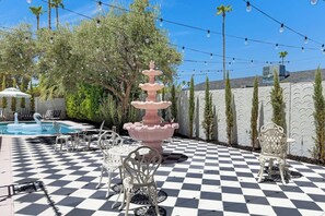 Outdoor dining - NEW  The Pink Palace (Mesa)