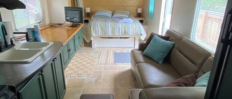 1 dormitorio, tabla de planchar con plancha, wifi gratis y ropa de cama