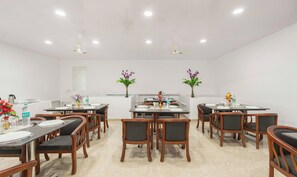 Dining - Treebo Royal Plaza,700 Mts From Promenade Beach (Puducherry)