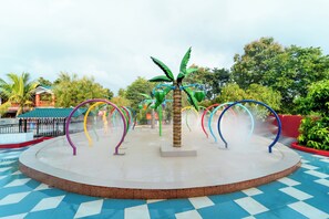 Outdoor pool - Treebo Green Village Resort with Pool (Dodamarg)