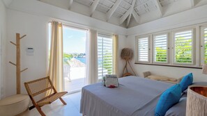 3 bedrooms, desk, iron/ironing board, WiFi