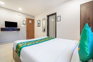 Standardværelse | Individuel indretning, skrivebord, mørklægningsgardiner