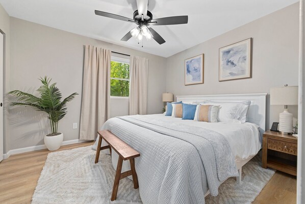 3 عدّة غرف نوم ومكواة/لوح كي وواي فاي وملاءات أسرّة