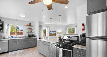 2 minute Walk to Main Street Charming 2-bedroom house in popular UPTOWN Sedona!