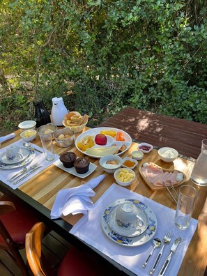 Gratis komplett frukost varje dag 